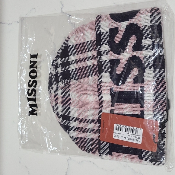 ❣️ MOVING SALE ❣️ Missoni wool beanie hat - Picture 2 of 3